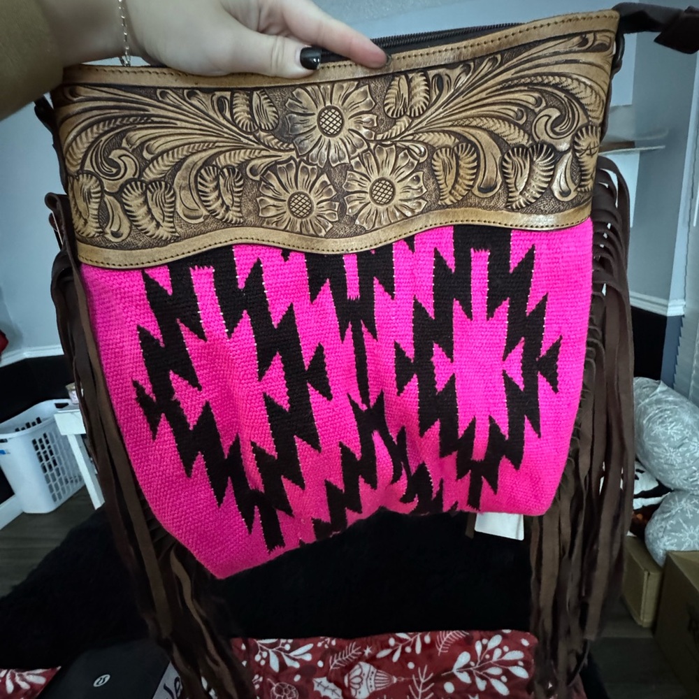 NEW Large American Darling Pink Aztec Fringe Concealed Carry Crossbody Handbag